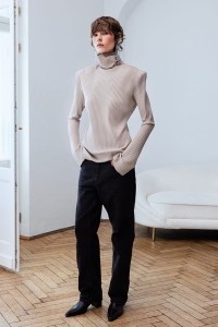 ALEXIS BEIGE TURTLENECK